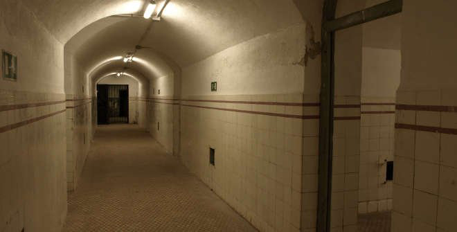 Interior del bunker del Parque del Capricho en Madrid