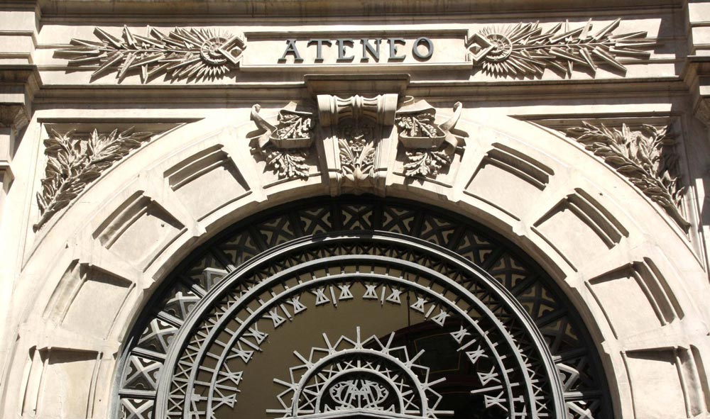 Fachada del Ateneo de Madrid